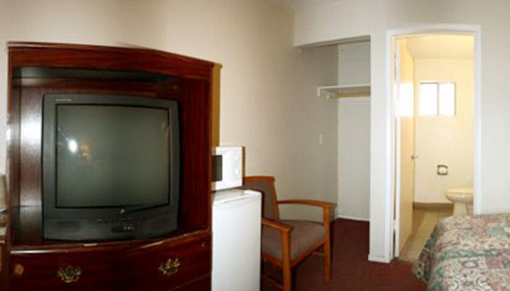 Sunset Inn And Suites West Sacramento Phòng bức ảnh